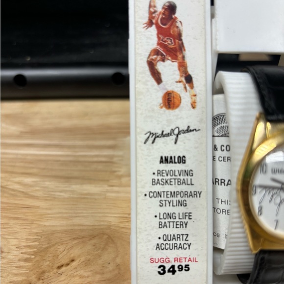 1980s Michael Jordan analog watch with original Wilson case rare version Quartz - Picture 5 of 5
